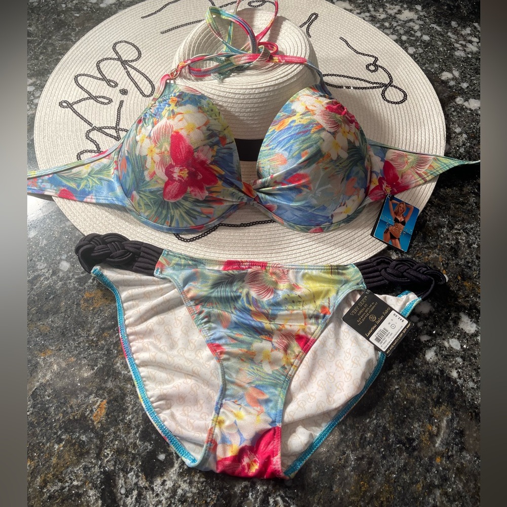 NWT Floral Bikini Set vintage Victoria Secret 36D and M set